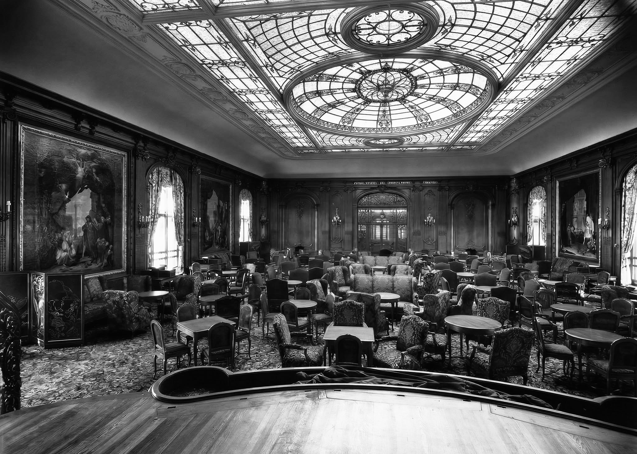 First-class lounge aboard SS Leviathan