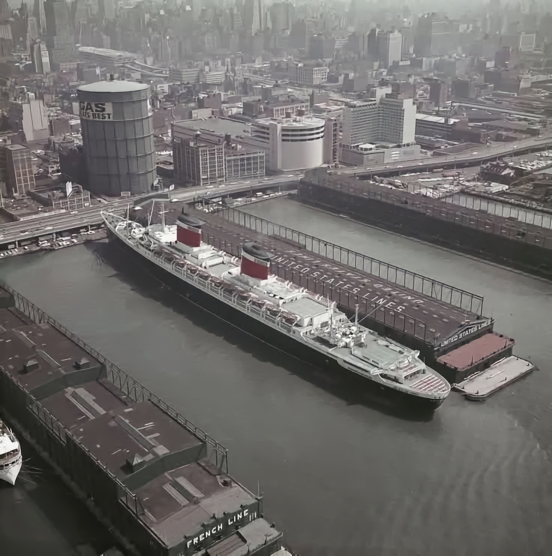 SS United States approaching or arriving in port.